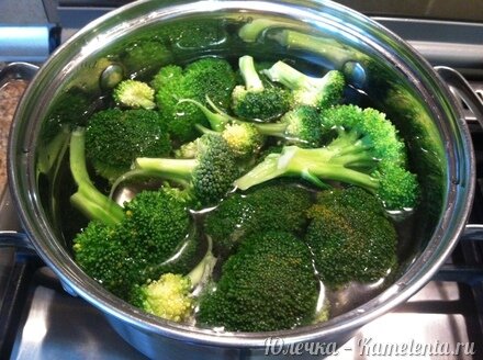 Приготовление рецепта Куриные рулетики с брокколи шаг 4