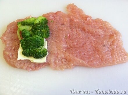 Приготовление рецепта Куриные рулетики с брокколи шаг 7