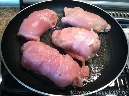 Приготовление рецепта Куриные рулетики с брокколи шаг 9