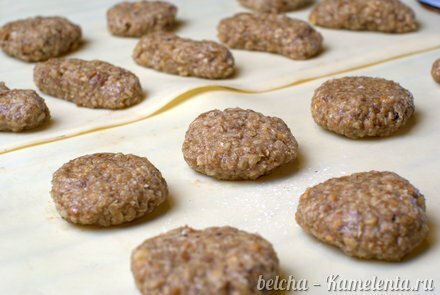 Приготовление рецепта Овсяное печенье с орехами шаг 5