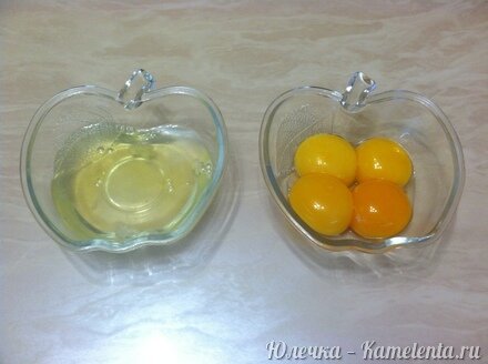 Приготовление рецепта Творожная запеканка с яблоками и изюмом шаг 3