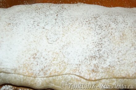 Приготовление рецепта Штрудель с творогом и грушей шаг 18