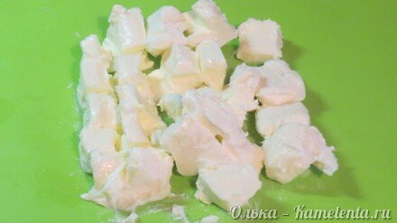 Приготовление рецепта Десерт из ирисок и кукурузных палочек шаг 2