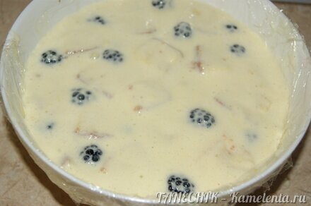 Приготовление рецепта Сливочно-бисквитный десерт с ягодами шаг 12