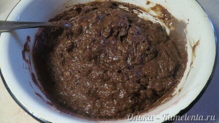 Приготовление рецепта Очень шоколадные маффины с кусочками бананов внутри шаг 7