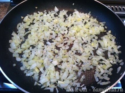 Приготовление рецепта Кексы с луком и брынзой шаг 5