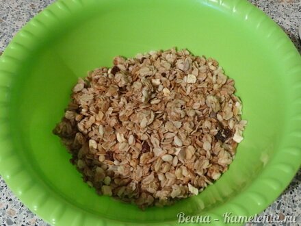 Приготовление рецепта Яблочно-грушевый пирог из запечённых мюсли шаг 2