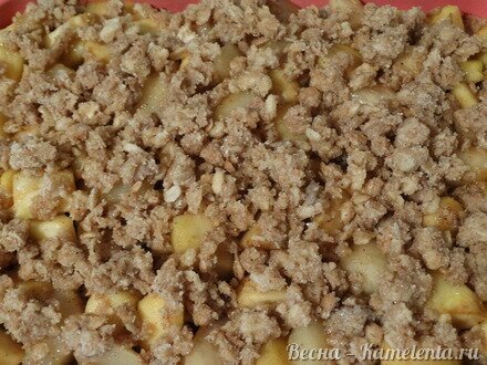 Приготовление рецепта Яблочно-грушевый пирог из запечённых мюсли шаг 13