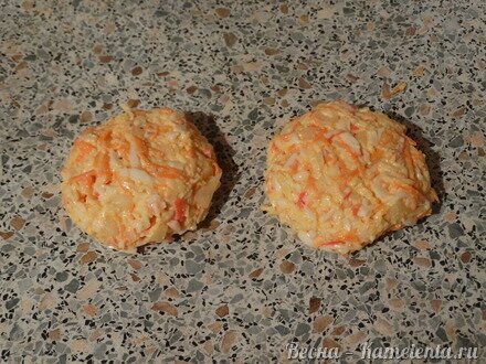 Приготовление рецепта Биточки из крабовых палочек шаг 8