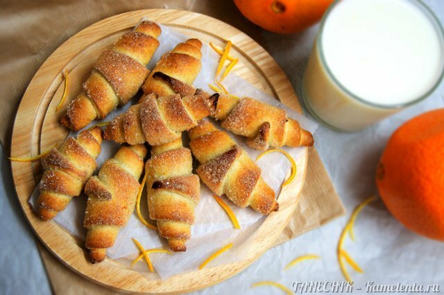 Рецепт творожно-апельсиновых рогаликов