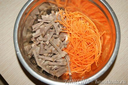 Приготовление рецепта Салат с языком и маргеланской редькой шаг 3