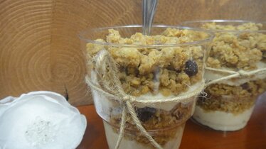 Рецепт Яблоки с творожным сыром, мёдом и мюслями