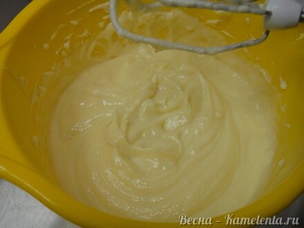 Приготовление рецепта Шоколадный торт с абрикосовой прослойкой и заварным сметанным кремом шаг 22