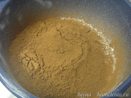 Приготовление рецепта Шоколадный торт с абрикосовой прослойкой и заварным сметанным кремом шаг 2