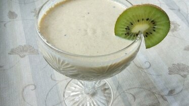 Рецепт Коктейль из зеленой гречки и фруктов