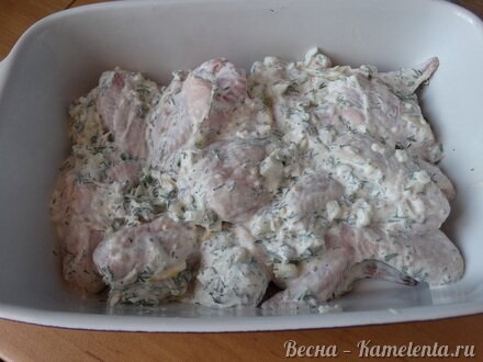 Приготовление рецепта Куриные крылышки в сметанном маринаде. шаг 7