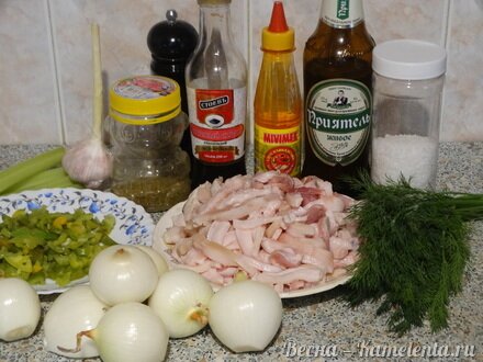 Приготовление рецепта Острая закуска из свиных шкурок тушеные в пиве шаг 1