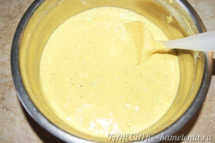 Приготовление рецепта Ореховый торт с яблочным муссом, сливочным кремом и карамельными орешками шаг 4