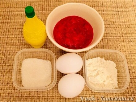 Приготовление рецепта Омлет-суфле с ягодным пюре шаг 1