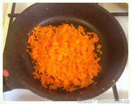 Приготовление рецепта Рыбный салат с грибами шаг 4