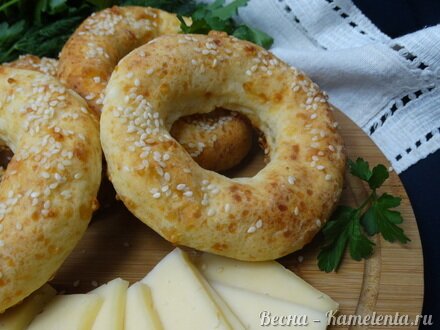 Приготовление рецепта Творожно-сырные бублики шаг 6