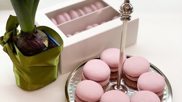 Рецепт Макарон клубничные на французской меренге