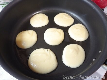 Приготовление рецепта Панкейки из яблочного пюре шаг 4