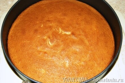 Приготовление рецепта Бисквит на горячем молоке со сметанно-йогуртовым кремом шаг 6