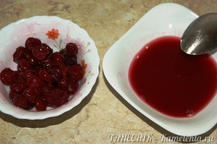 Приготовление рецепта Бисквит на горячем молоке со сметанно-йогуртовым кремом шаг 12