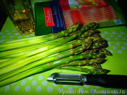 Приготовление рецепта Зеленая спаржа с беконом шаг 1