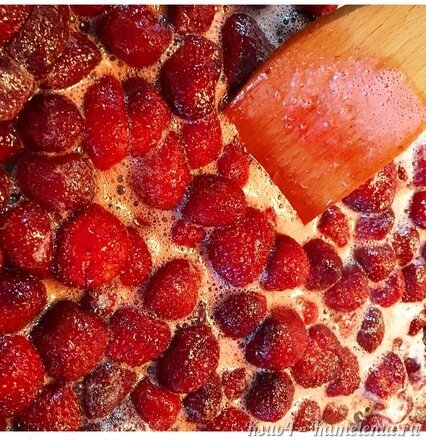 Приготовление рецепта Клубничное варенье шаг 7