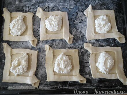 Приготовление рецепта Быстрые слойки с рикоттой и персиками шаг 12