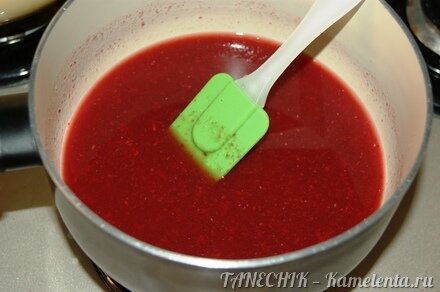 Приготовление рецепта Шоколадно-малиновый десерт шаг 3