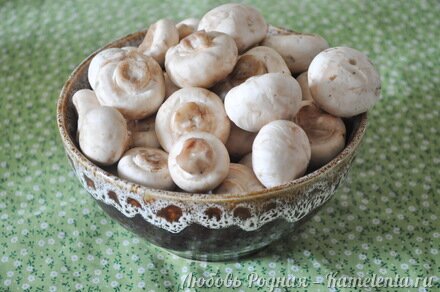 Приготовление рецепта Маринованные шампиньоны шаг 2
