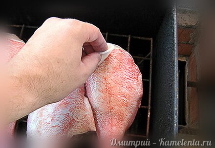 Приготовление рецепта Копченый морской окунь шаг 5