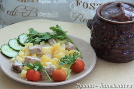 Приготовление рецепта Мясо в горшочках с картофелем шаг 10