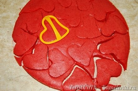 Приготовление рецепта Шоколадный кекс с &quot;сюрпризом&quot; шаг 7