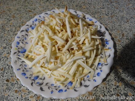 Приготовление рецепта Пирог с картофелем и колбасным сыром шаг 10