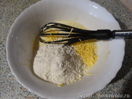 Приготовление рецепта Сырные маффины с курочкой шаг 6