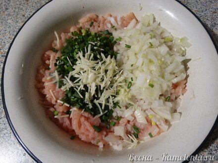 Приготовление рецепта Куриные биточки с морковью шаг 4