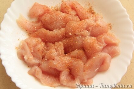 Приготовление рецепта Куриная грудка в сливках шаг 3