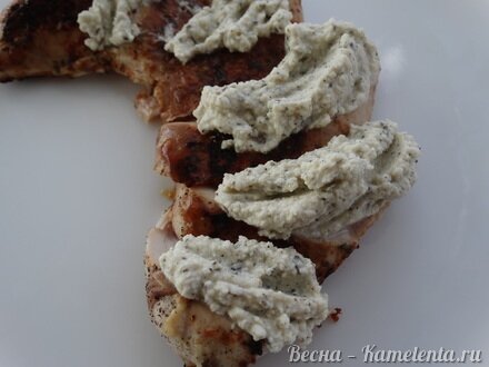 Приготовление рецепта Куриная грудка с соусом из сиртаки шаг 8