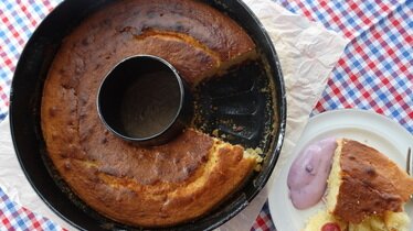 Рецепт Лимонно-сметанный кекс с вяленой вишней