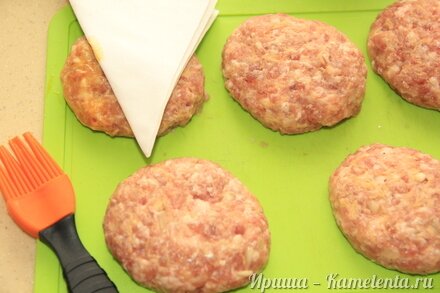 Приготовление рецепта Трехцветные котлеты в духовке шаг 4
