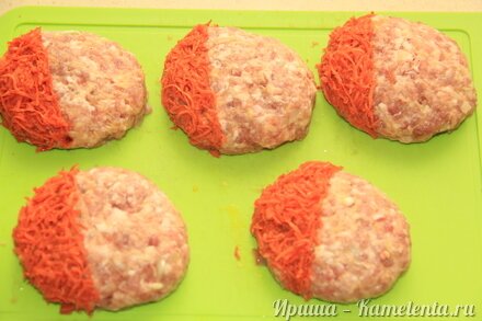 Приготовление рецепта Трехцветные котлеты в духовке шаг 5